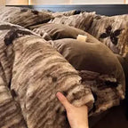 Luxurious Fleece Leopard Bedding Set