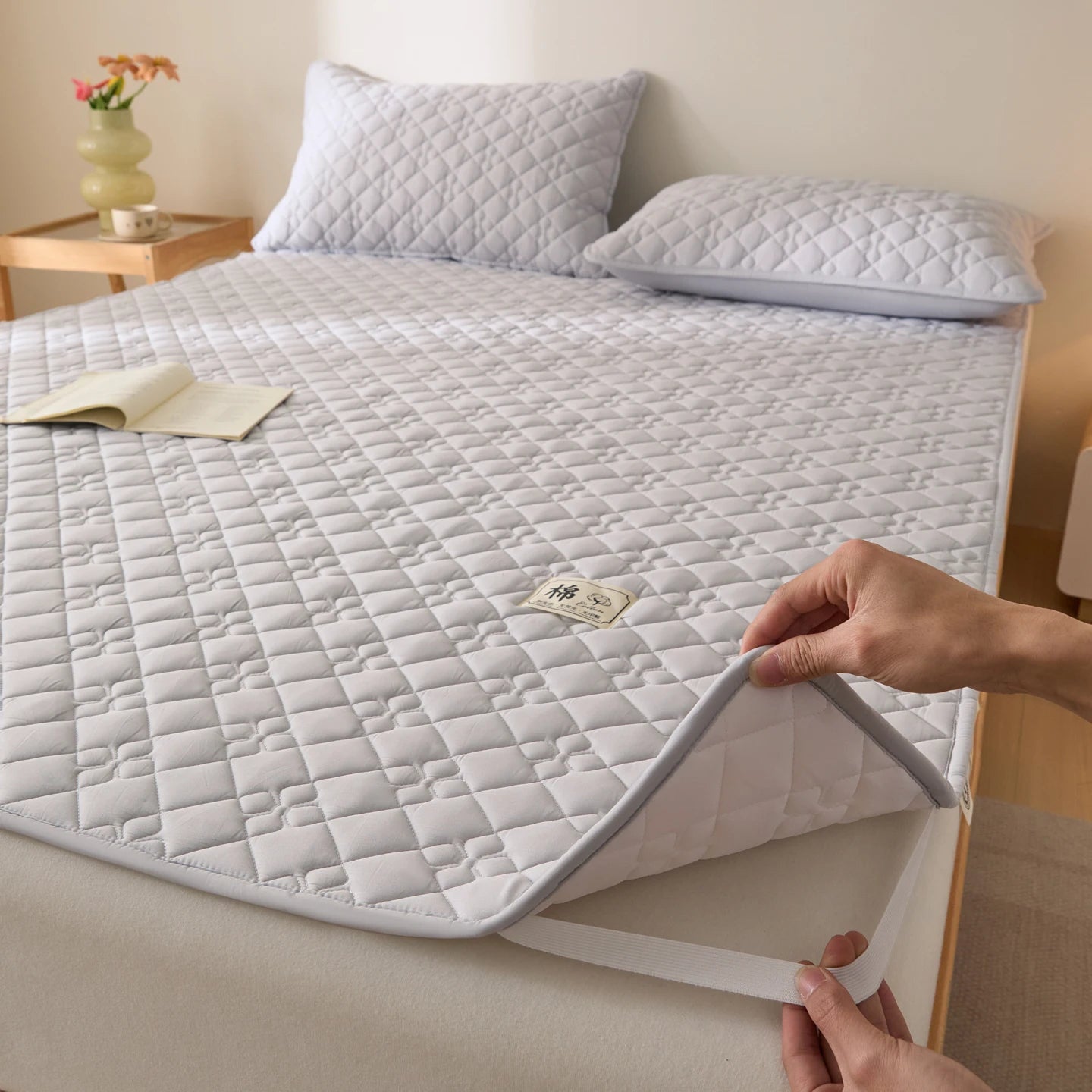 Hotel-Style Quilted Waterproof Mattress Protector
