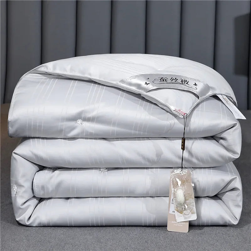 Luxurious 100% Mulberry Silk Quilt