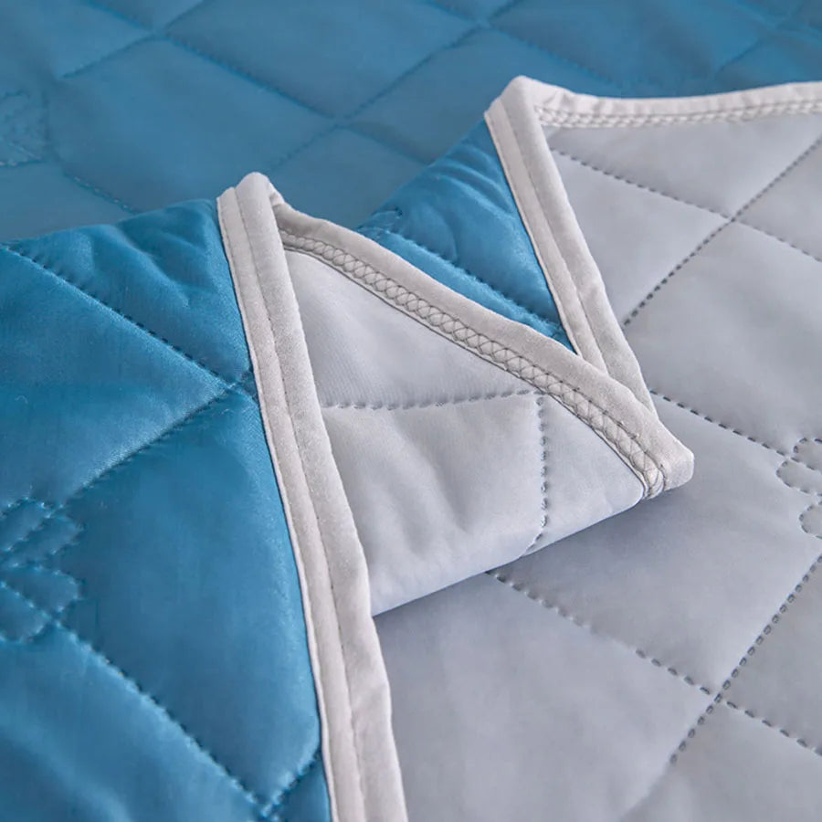 Ultra-Soft Lightweight Cooling Blanket
