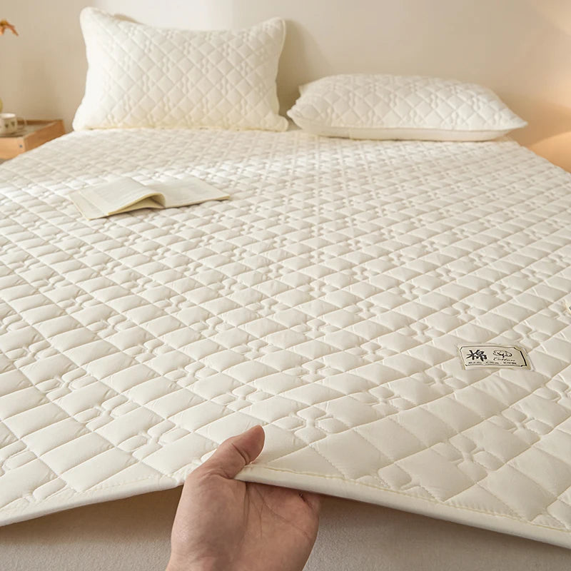 Hotel-Style Quilted Waterproof Mattress Protector