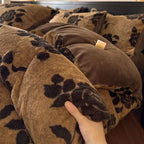 Luxurious Fleece Leopard Bedding Set