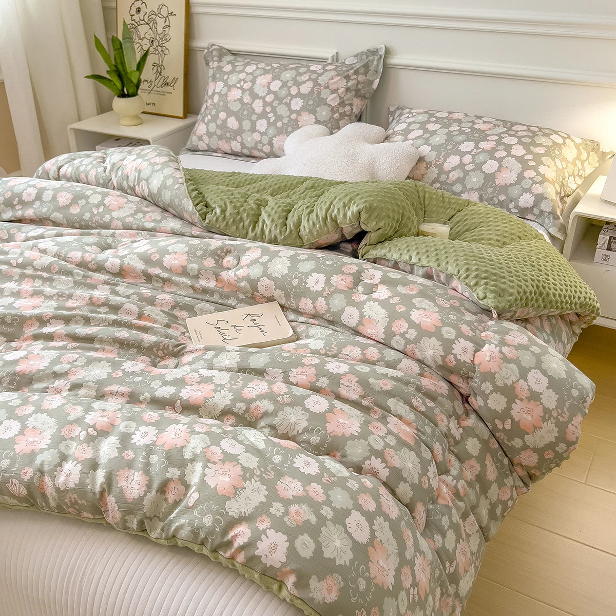 Floral Winter Quilt Comforter