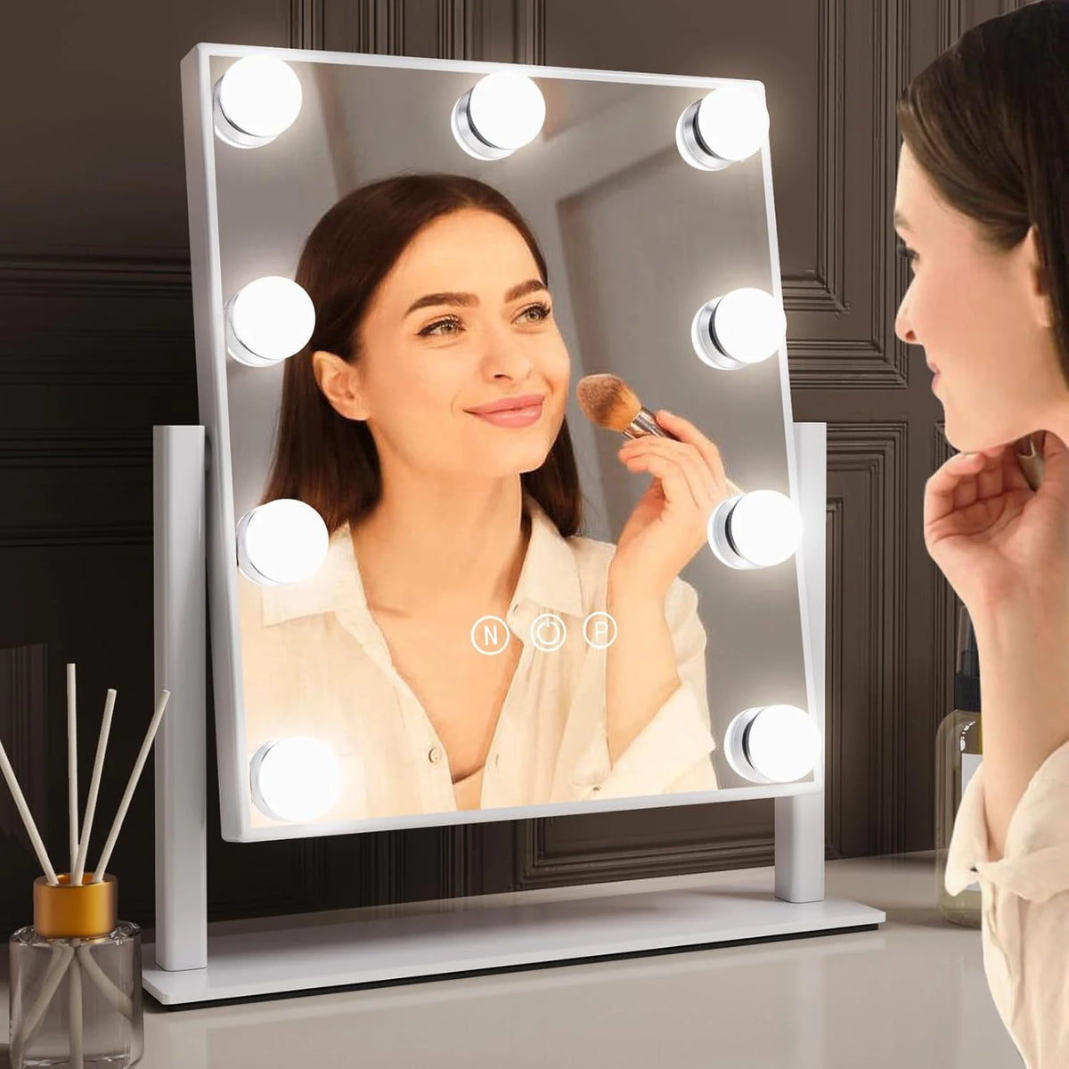 Hollywood Vanity Mirror with 9 LED Bulbs