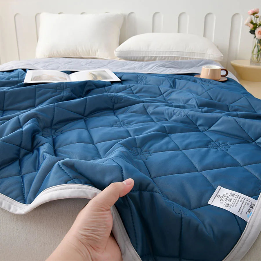 Ultra-Soft Lightweight Cooling Blanket
