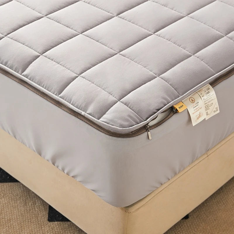 6-Sided Waterproof Zippered Queen Mattress Protector