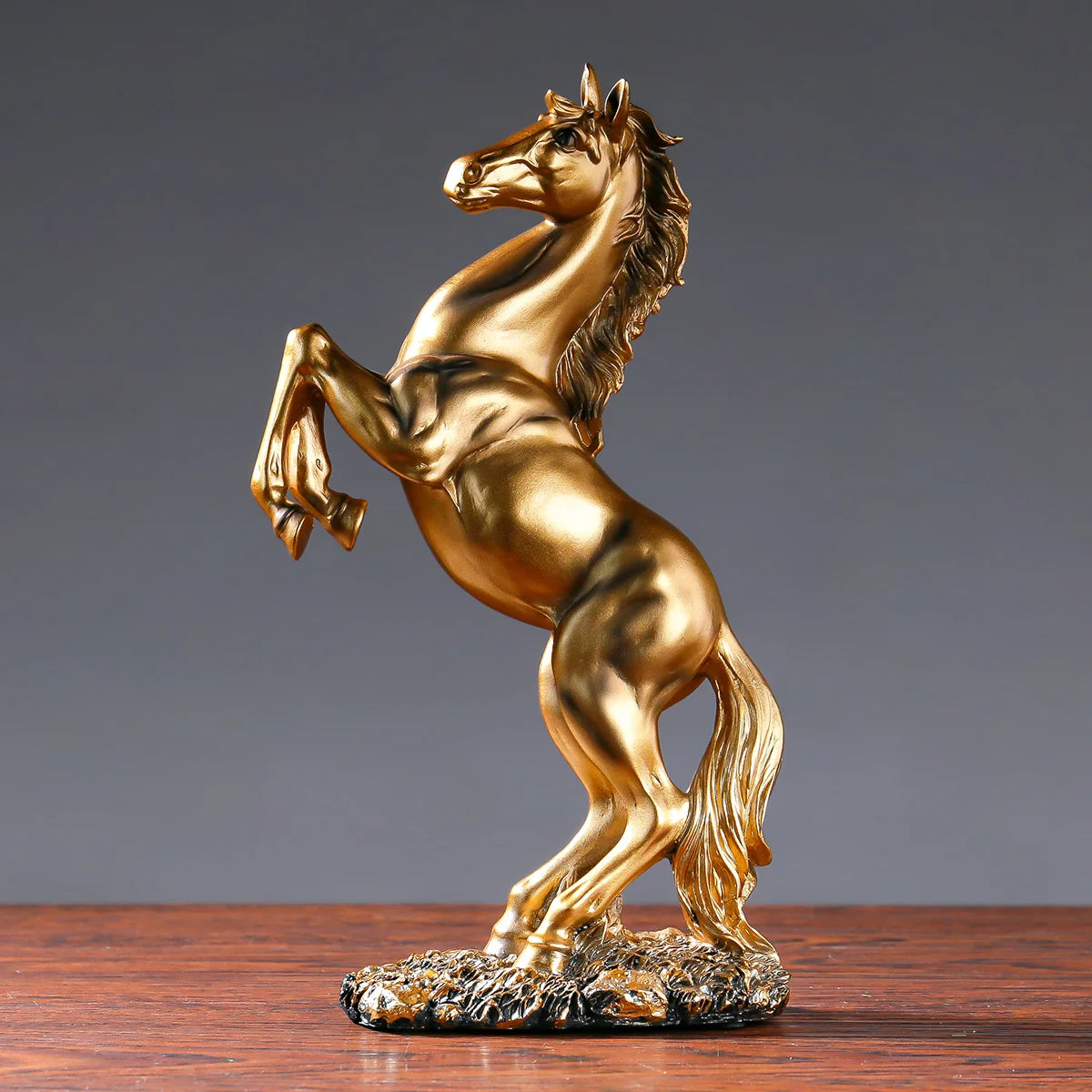 European-Style Resin Victory Horse Statue