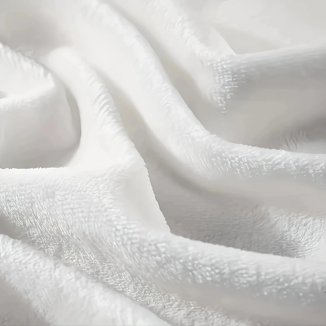 Cozy Heart-Print Plush Blanket