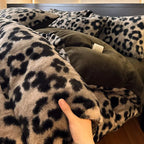 Luxurious Fleece Leopard Bedding Set