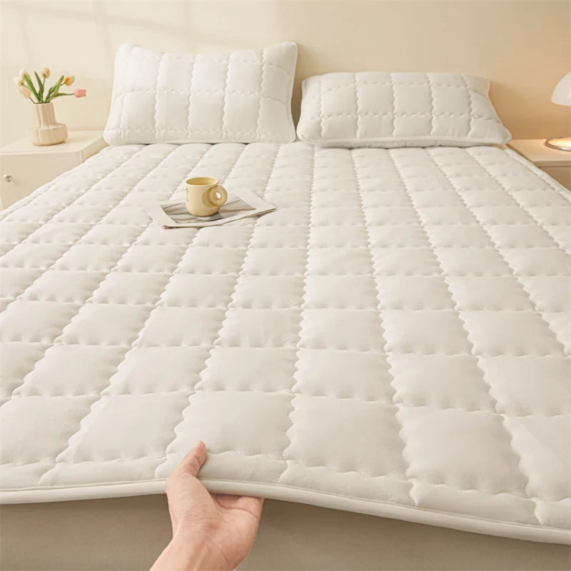 Hypoallergenic Quilted Mattress Protector with Corner Straps