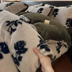 Luxurious Fleece Leopard Bedding Set