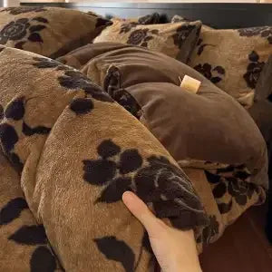 Luxurious Fleece Leopard Bedding Set