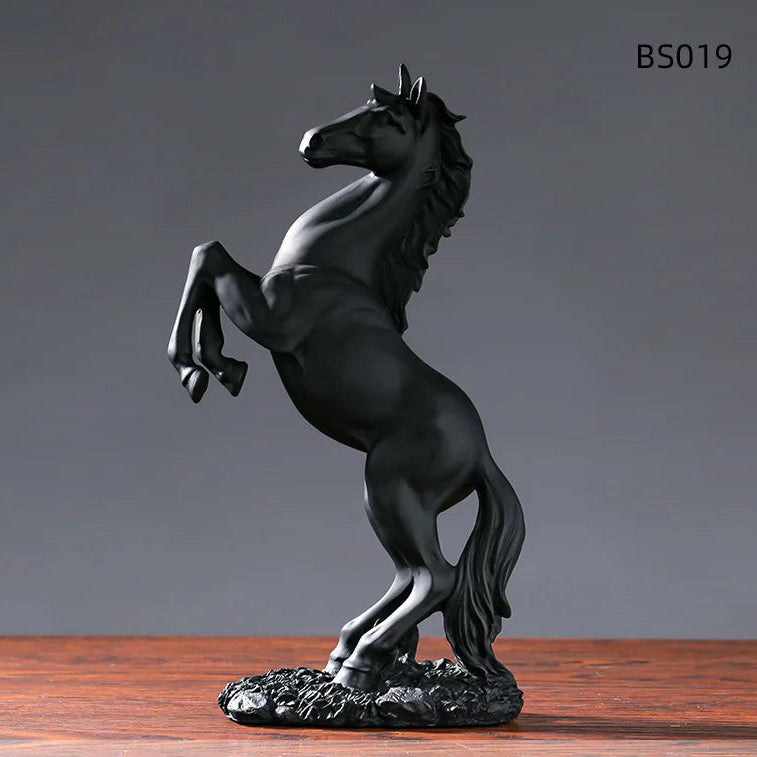 European-Style Resin Victory Horse Statue