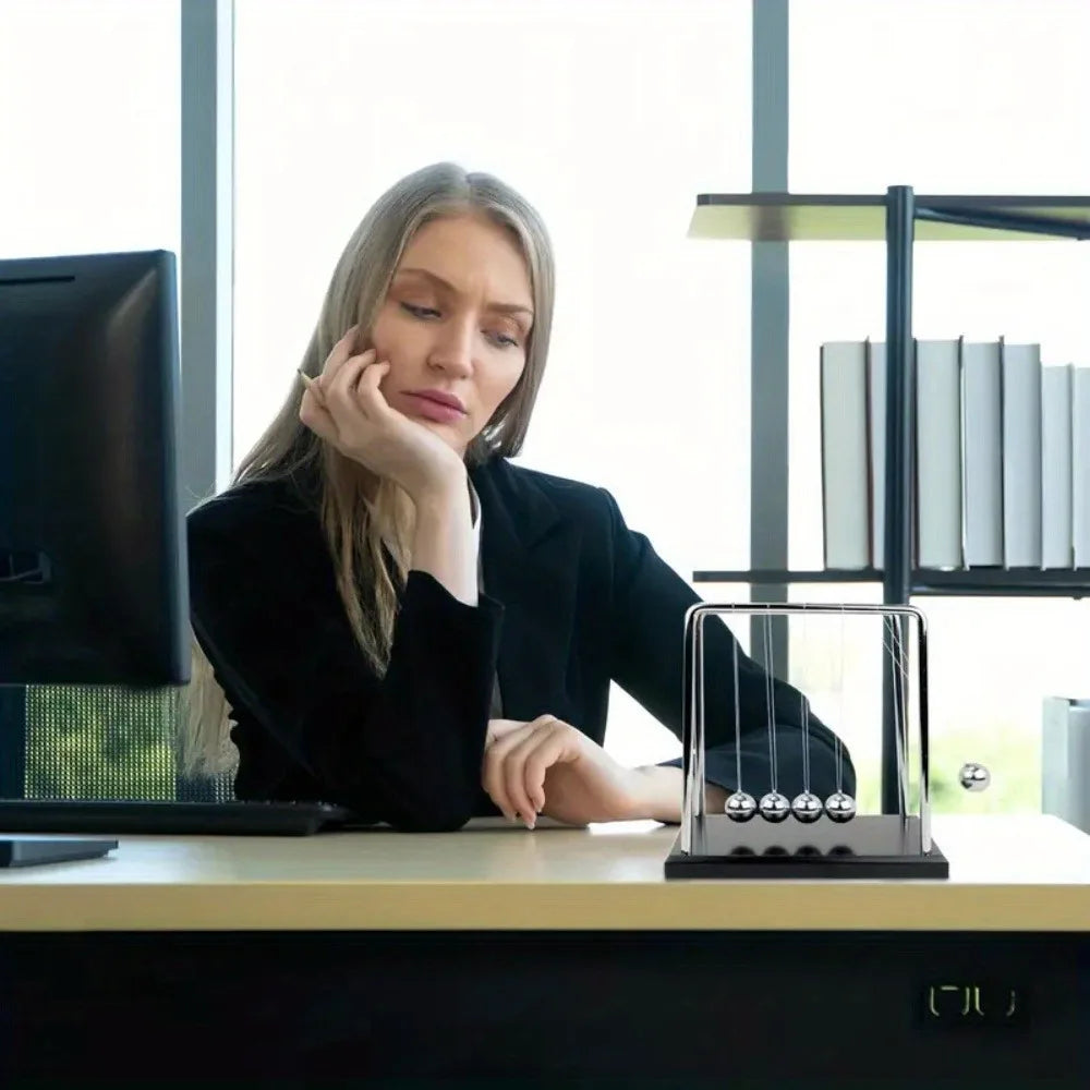 Newton's Cradle Steel Ball Pendulum