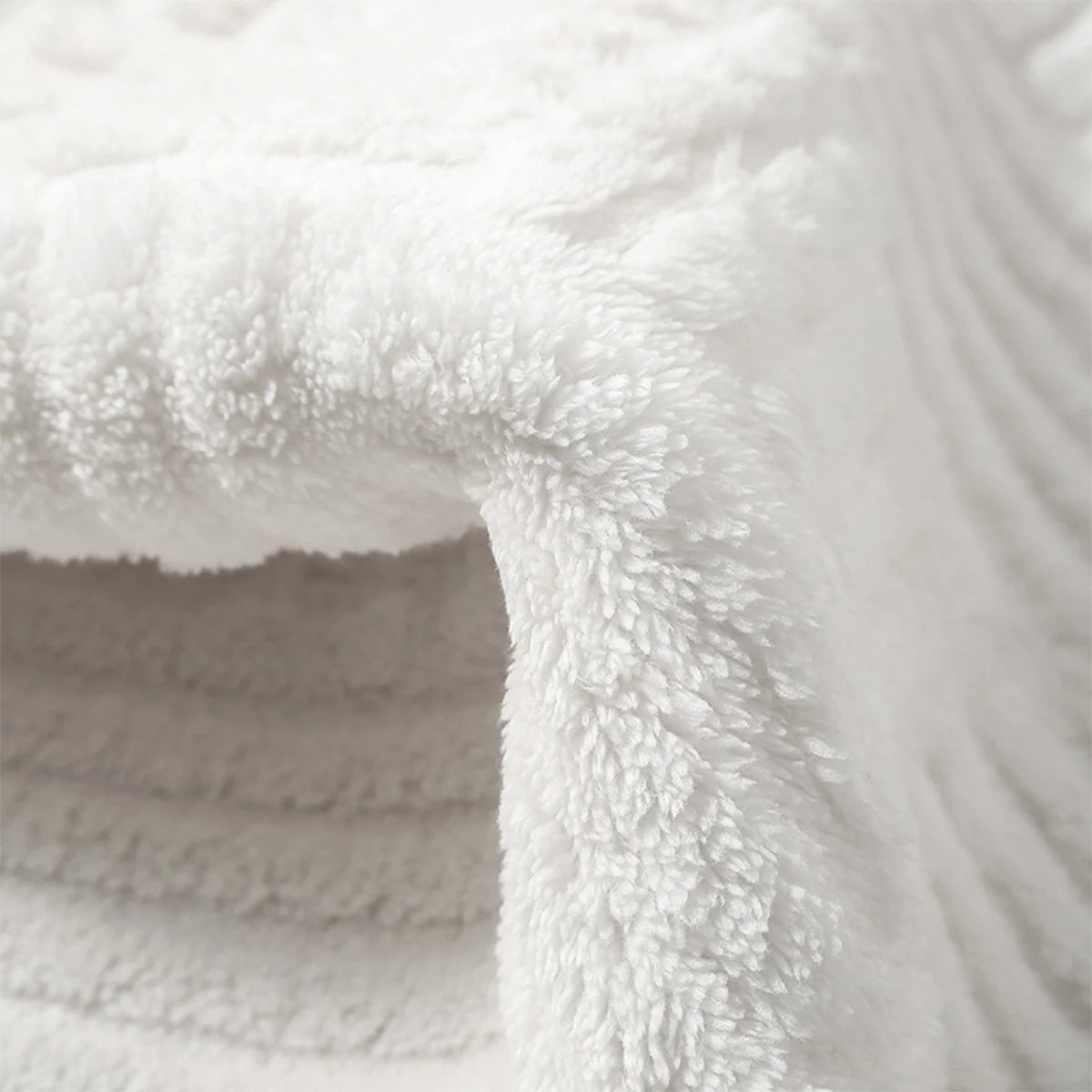 Machine-Made Polyester Mat